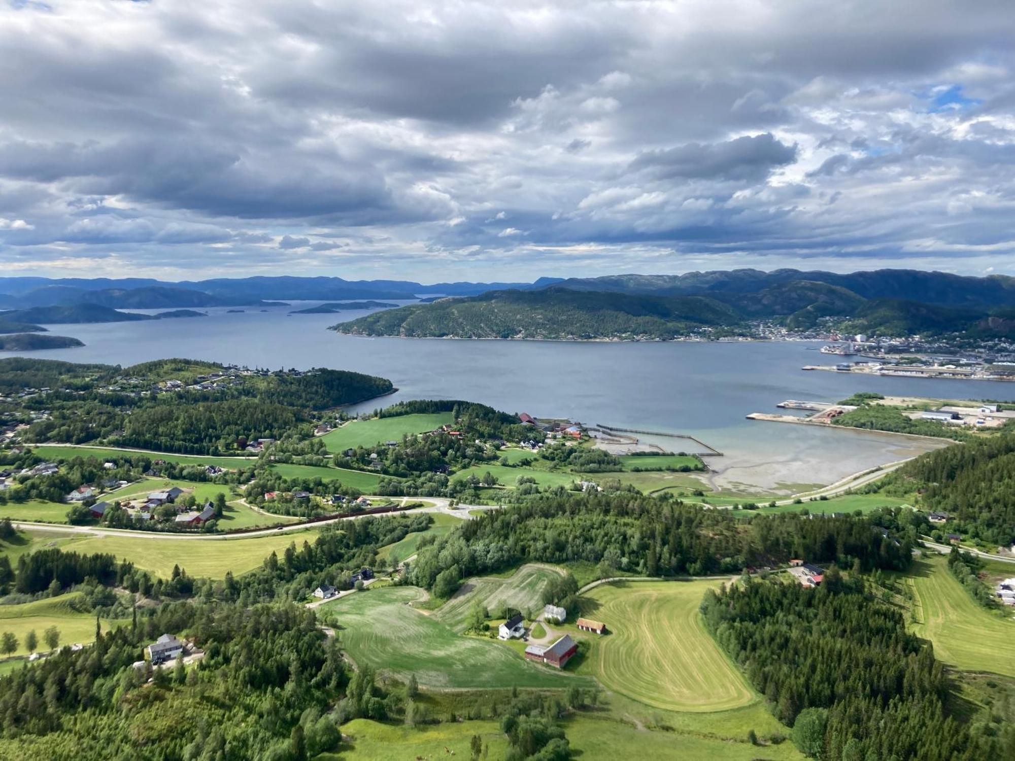 Landlig og sentrumsnær leilighet Leilighet Namsos Eksteriør bilde
